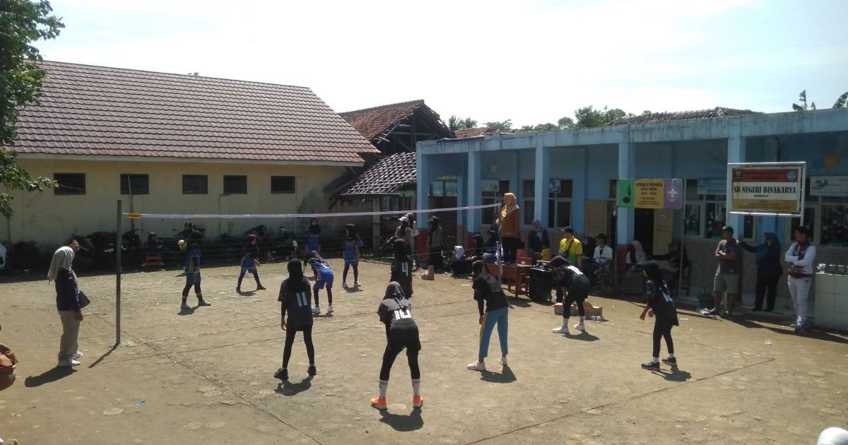 Semangat Hari Pendidikan Nasional tahun 2026 kian terasa di Kecamatan Simpenan, Kabupaten Sukabumi.