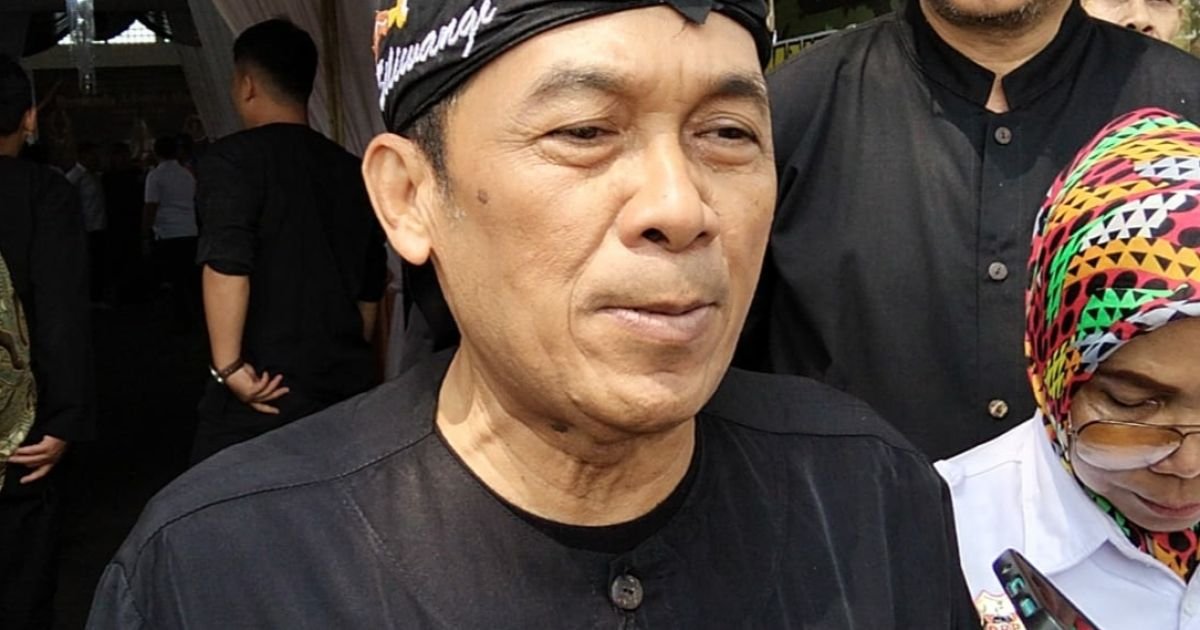Walikota Cimahi Beri Apresiasi Abah Alam karena telah Banyak berkontribusi Salah satunya pencetus tugu kujang Papasangan.