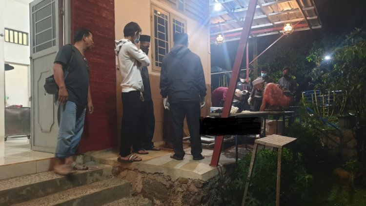 Pihak Kepolisan Lakukan Gelar Olah TKP di Temukannya Sesosok Mayat Sebuah Villa di Kawasan Cijeruk Kabupaten Bogor
