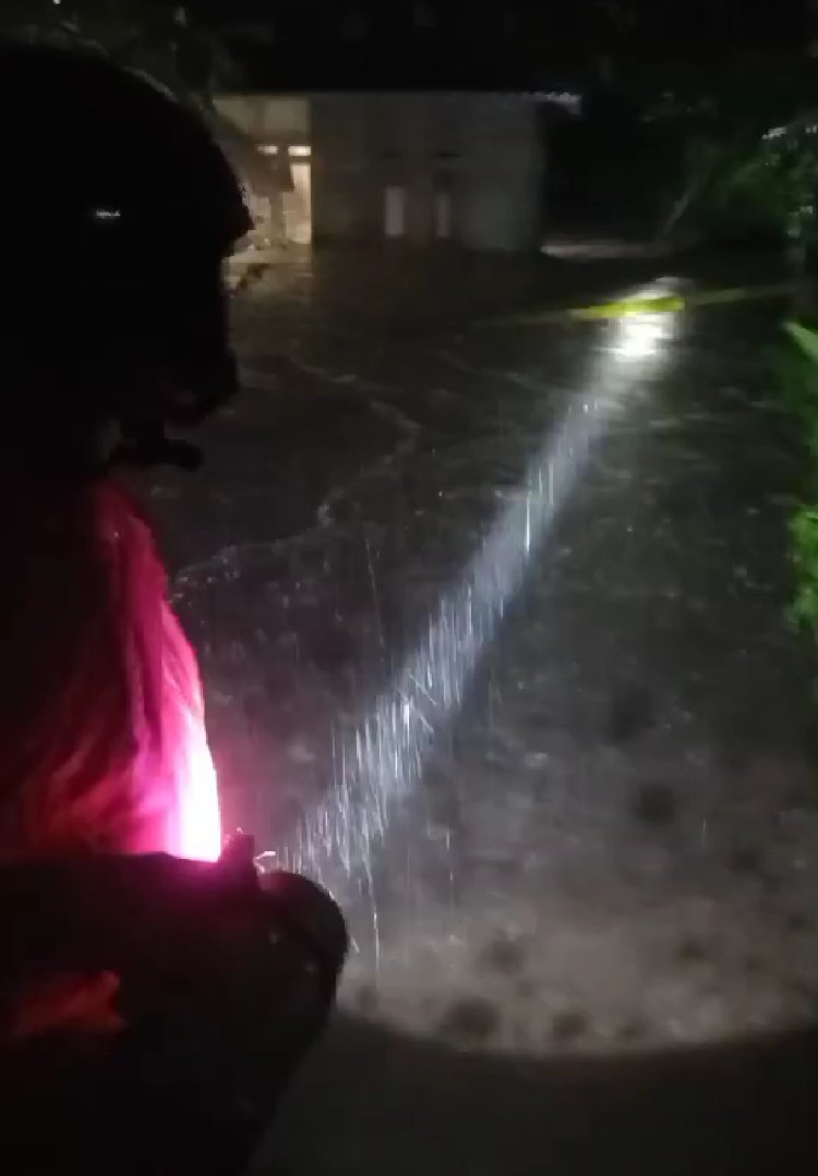 Akibat Diguyur Hujan Deras Sejumlah Rumah Warga di Cianjur Terendam Banjir