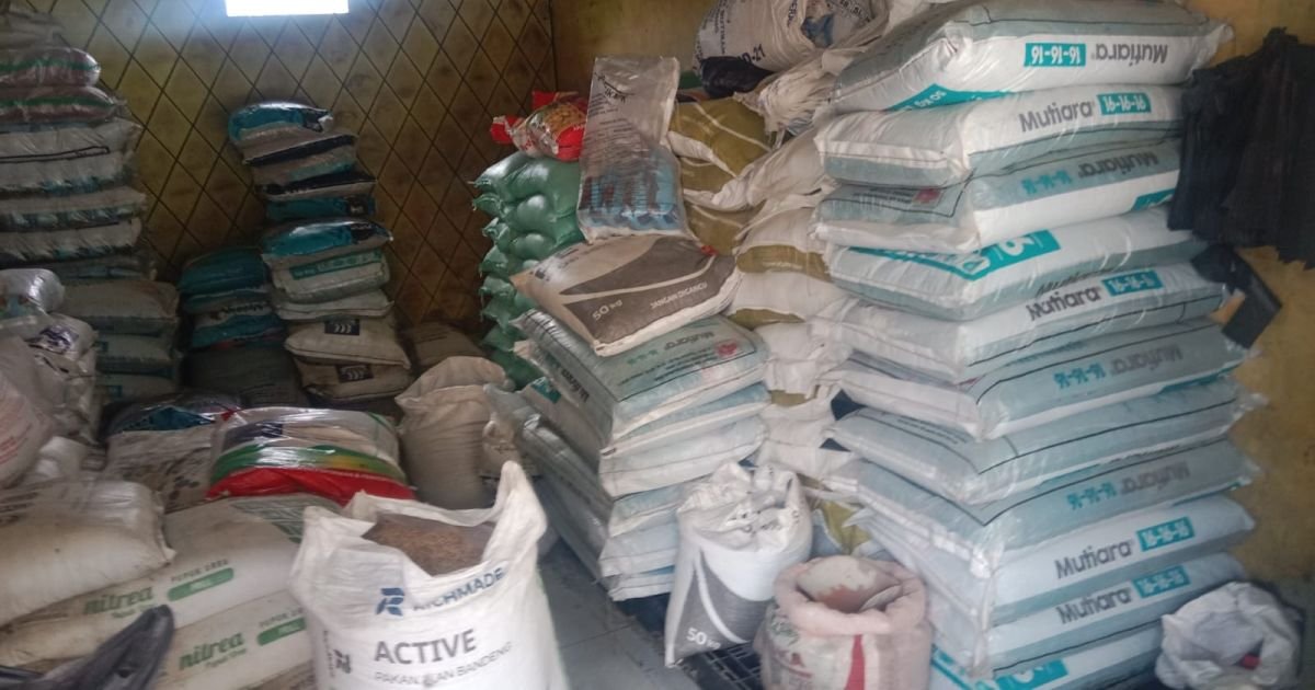 Salah Satu Penjual Pupuk Subsidi Di Duga Menjual Pupuk Bersubsidi Di Atas Harga Ecerah Tertinggi (HET)