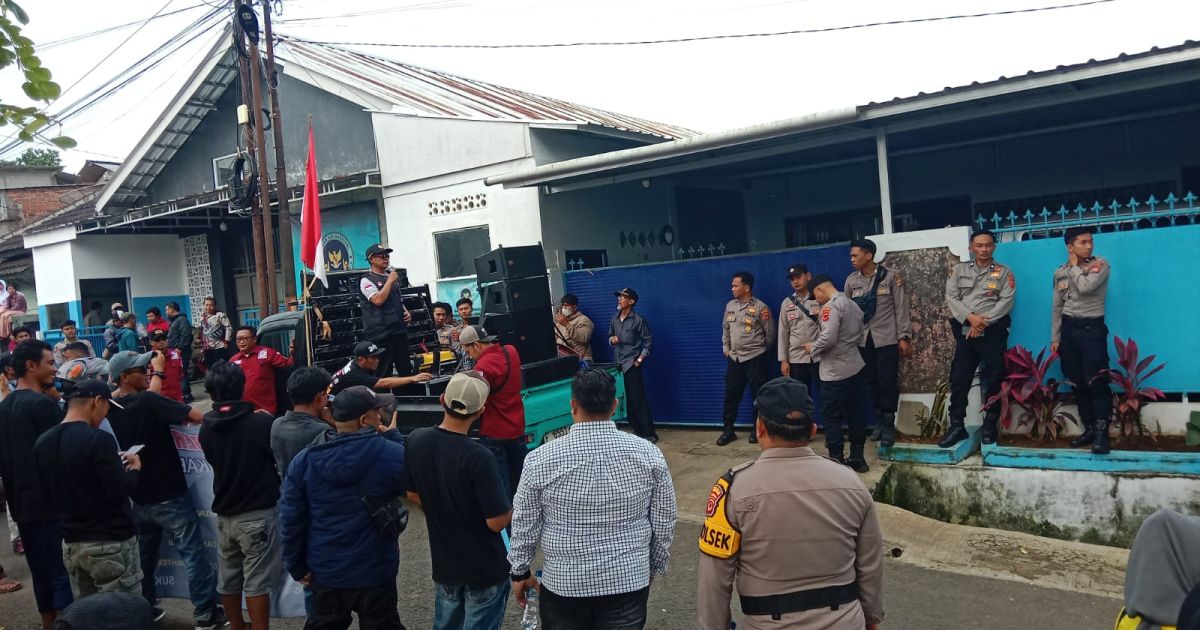 Warga Cirendeu gurudug Dapur Makan Bergizi Gratis SPPG Giri Jaya