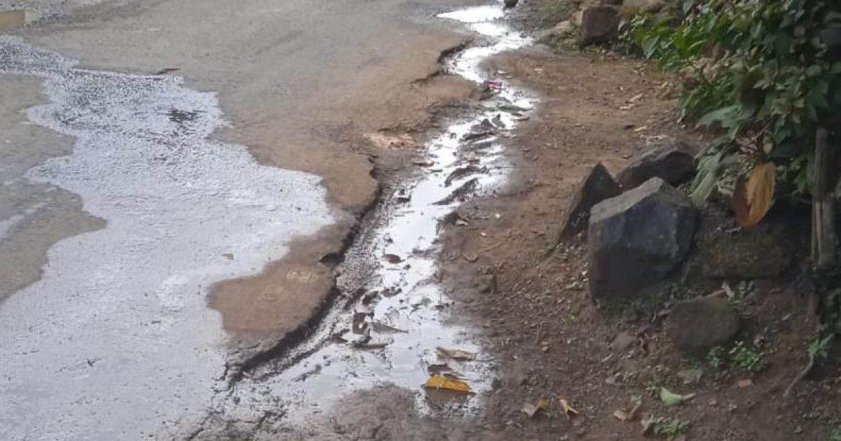 Di Duga Tidak ada pengawasan dari pihak PDAM Pipa PDAM Bocor, Air Terbuang Percuma, Warga Gunungguruh: 