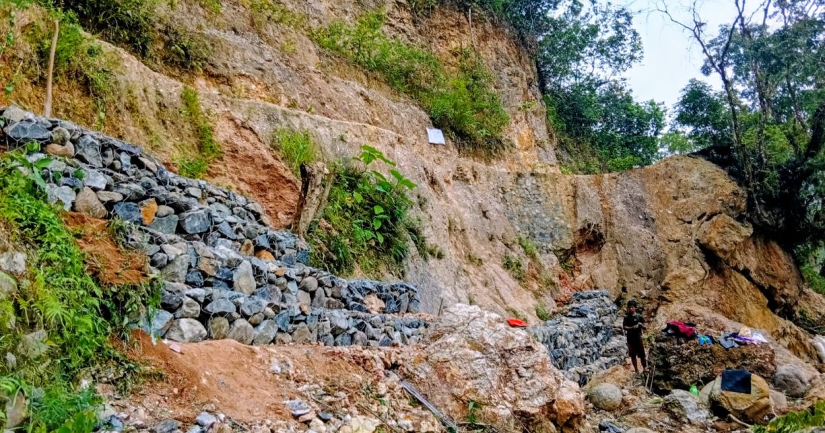 Pembangunan Bronjong di Kampung Cierang Desa Wangunsari Rampung, Perkuat Tebing Longsor dan Tingkatkan Keselamatan Warga