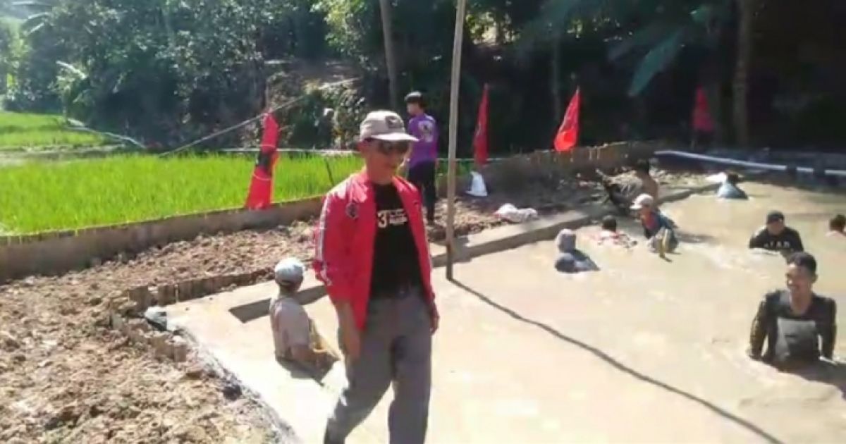 Anggota DPRD Kabupaten Sukabumi Fraksi PDIP Hadiri Peringatan HUT dan Haul Bung Karno, Meriahkan Acara Ngubek Kolam Berhadiah Rp1 Juta